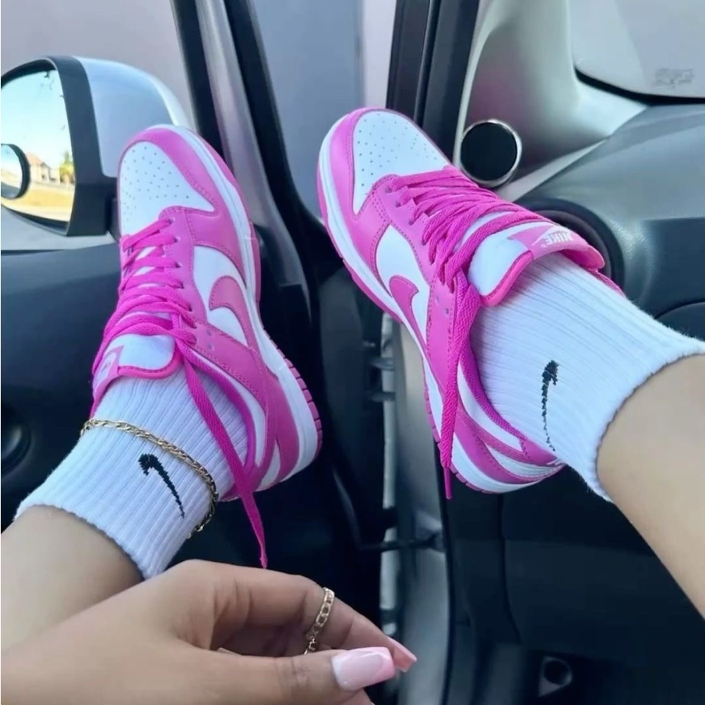 ❥𝗡𝗜𝗞𝗘: Big Kid’s Low Dunk Sneakers - Picture 2 of 15